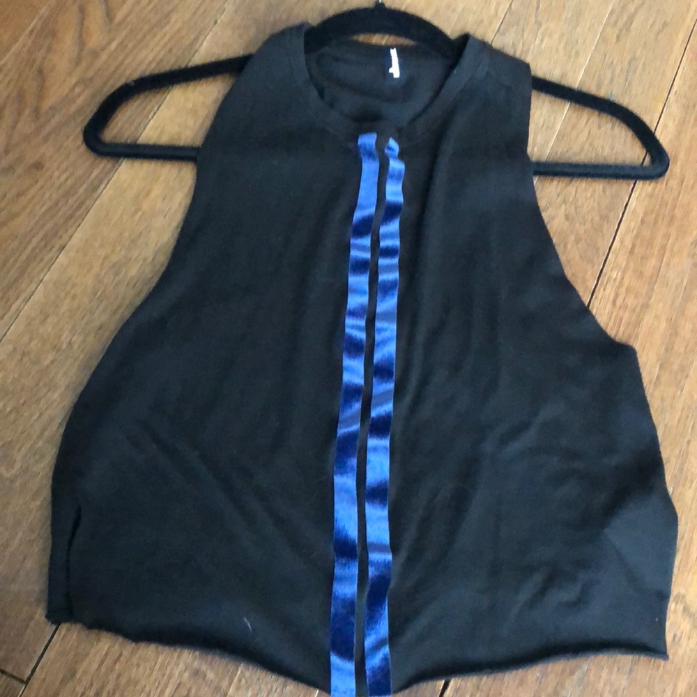 Ultracor cropped tank knockout stars size small
